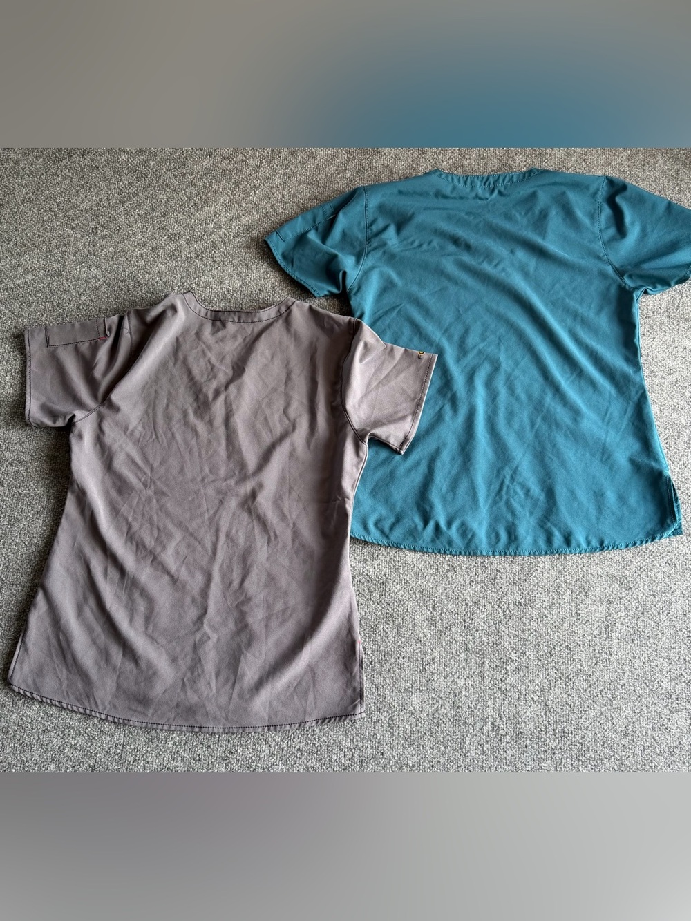 V-Neck Carhartt Medical Scrub Tops - Teal and Gray Size S - Picture 9 of 12